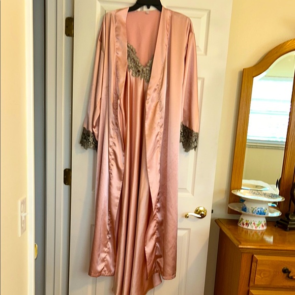 Beautiful Nightgown Set Sz Large - Picture 1 of 7